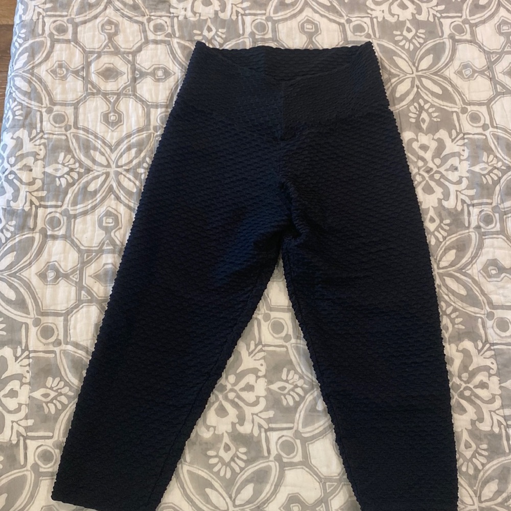 Capri textured leggings